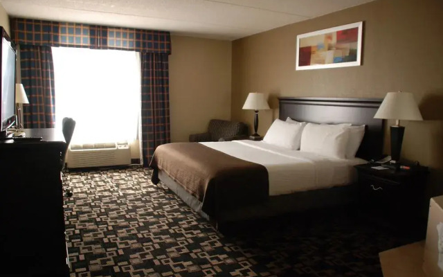 The Plaza Hotel & Suites Winona