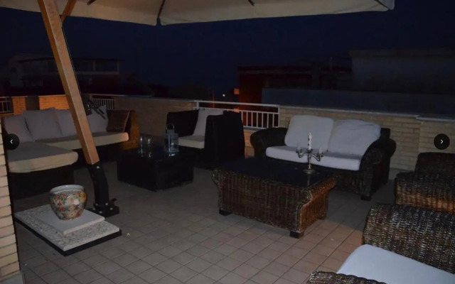 Prestigioso Attico 20 mt dal mare