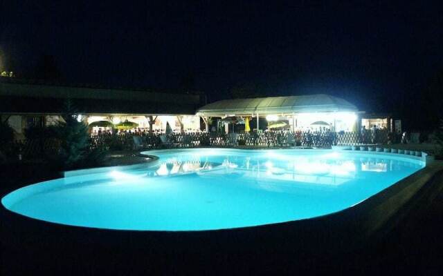 Camping Les Lacs de Courtes - Gîtes