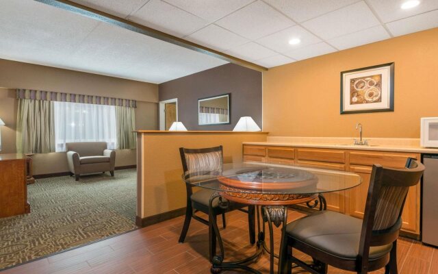 Ramada Hotel & Conference Center by Wyndham Paintsville