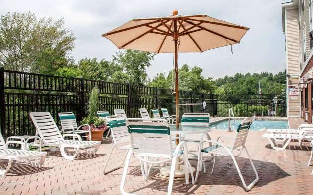 Comfort Inn & Suites Sturbridge - Brimfield