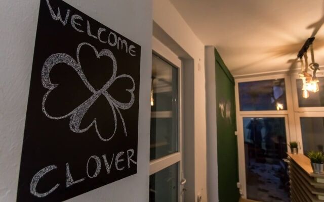 Clover Hostel