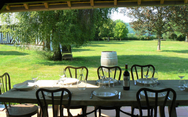 Estate in Normandy With Pool & Tennis Court