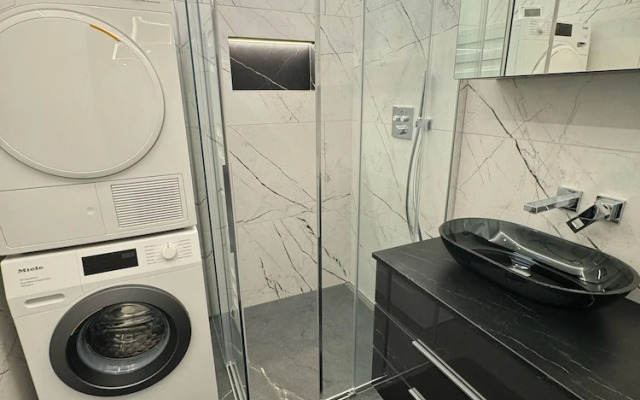 Stylish Apt Near Belvedere 15 Min to Center