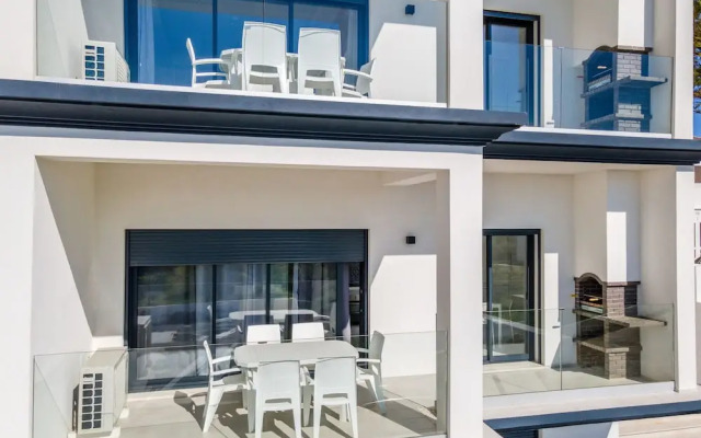 Correeira Luxury Residence T2 A - Albufeira, Pools, Wifi, Bbq, Beach