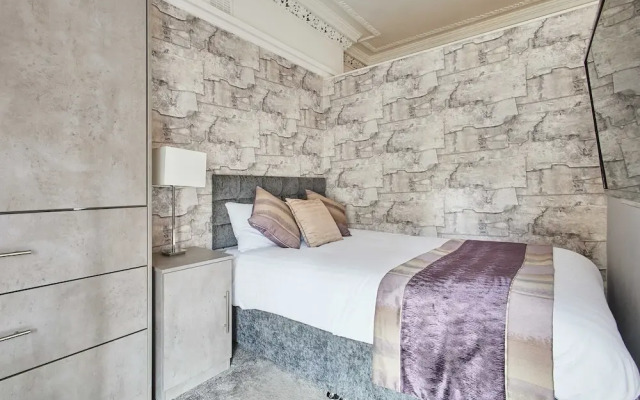Host Stay Mayford Studio