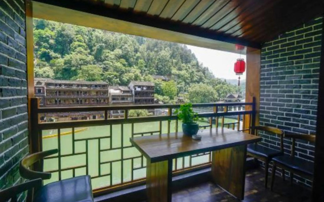 Shuangmeng Jiangjing Inn