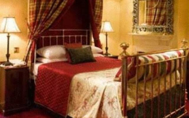 Ravenwood Hall Hotel