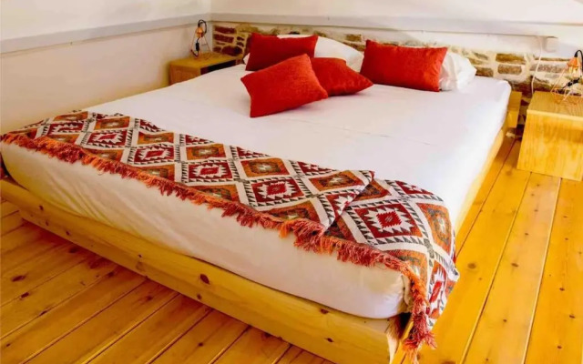 Lavrio stone house 5 min from the centre/port - фото 2