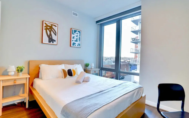 Prime Metro Proximity Condo at Clarendon