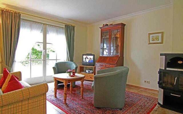 Haus-Meisennest-Wohnung-Kiebitz