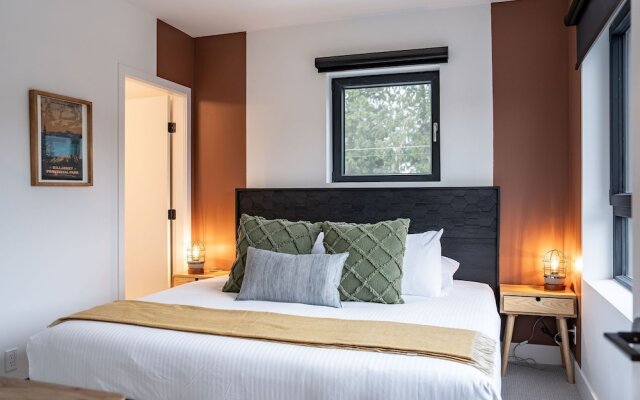 Hemlock Hangout By Revelstoke Vacations