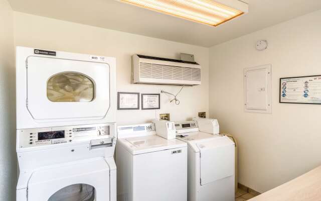 Motel 6 Redding, CA - Central