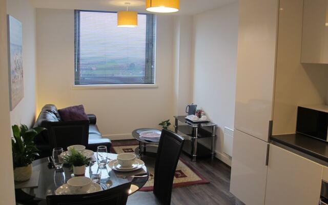 Lovely-cozy Apartment in Brierley Hill