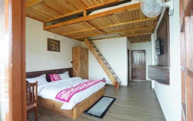 Lap Of Himalayas Resort