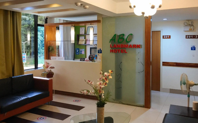 RedDoorz Plus @ ABC Landmark Hotel