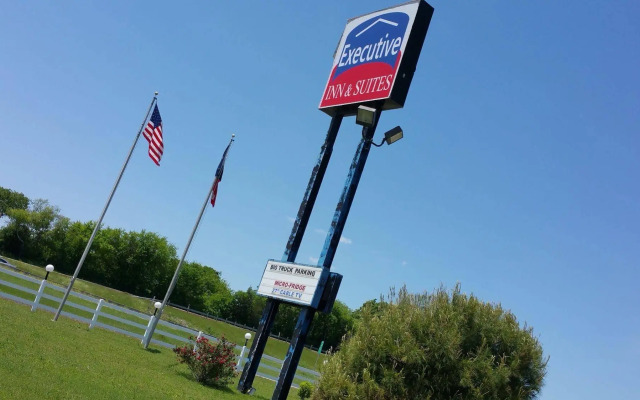 Executive Inn and Suites Waxahachie