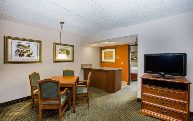 AmericInn by Wyndham Omaha