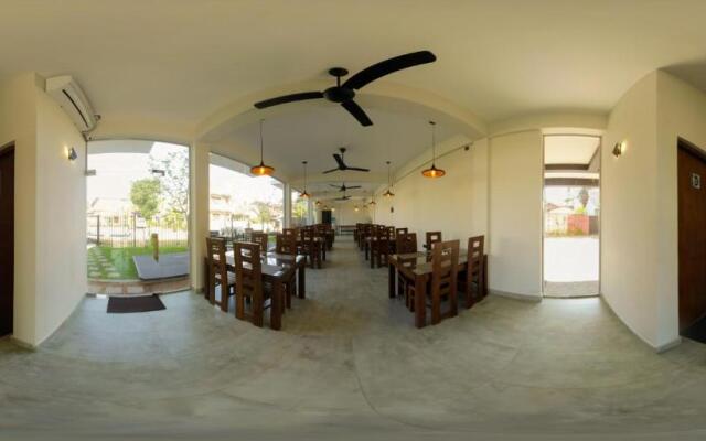 Hive 68 - Hotel and Resorts Negombo