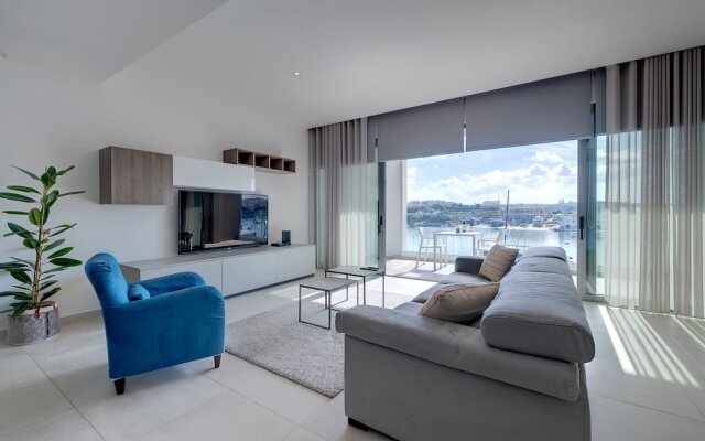 Superlative Apartment With Valletta and Harbour Views