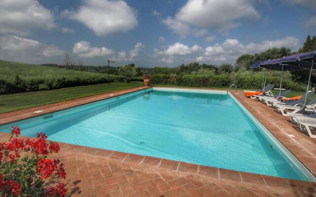 Farmhouse in Proceno With Pool and Hill Views