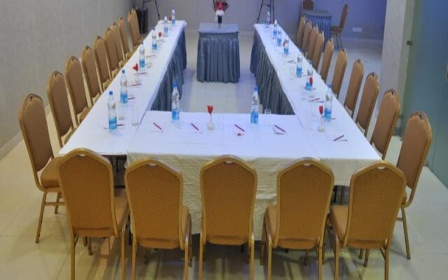 Sanshui Sunshine Holiday Hotel
