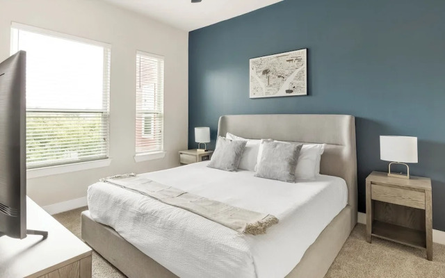 Landing Dallas Old East