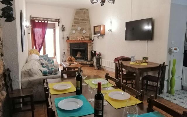 Inviting mansion in Salinillas de Buradón with pool