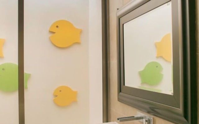 5 BR House with Pool and Private Beach