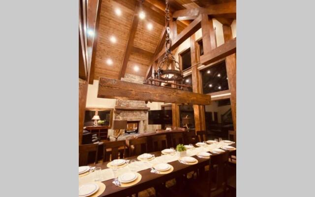 Yellowstone Crossing Lodge