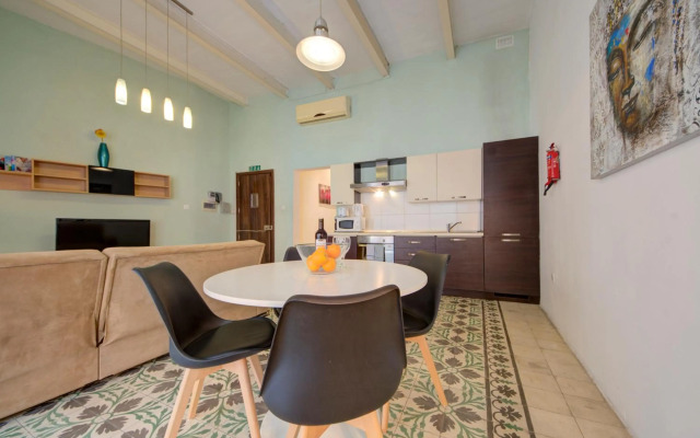 Sliema Ferries 2-bedroom Apt with views