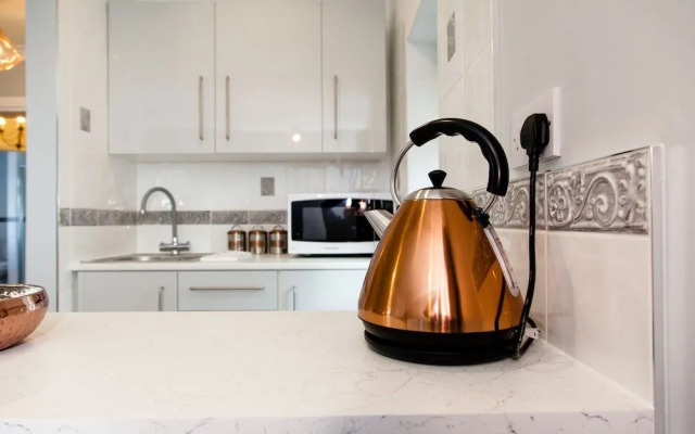 Cricketfield House - Guest House