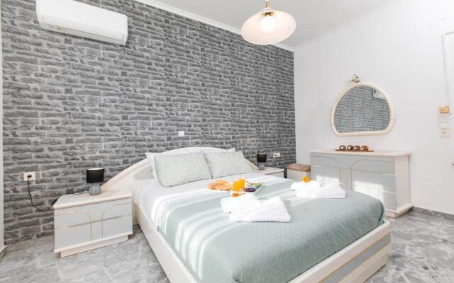 Irini's Sea View House