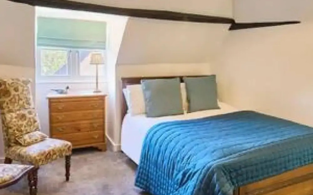Host Stay St Radigunds House