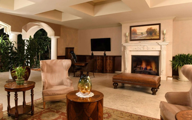 Woolley's Classic Suites Denver Airport