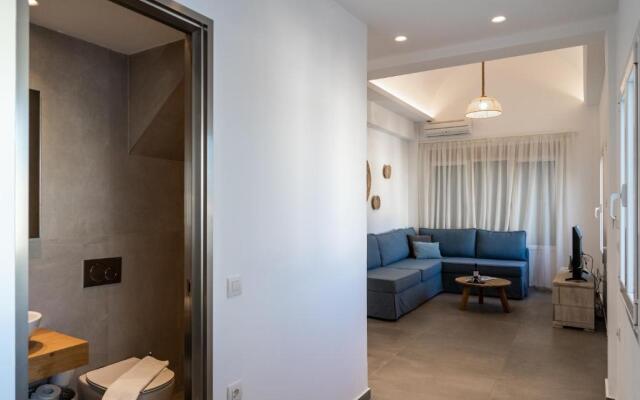 Thira Gold Suites