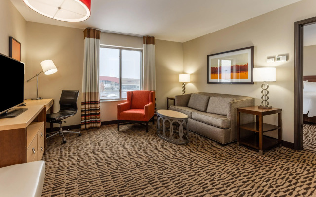 Hawthorn Suites by Wyndham Fargo