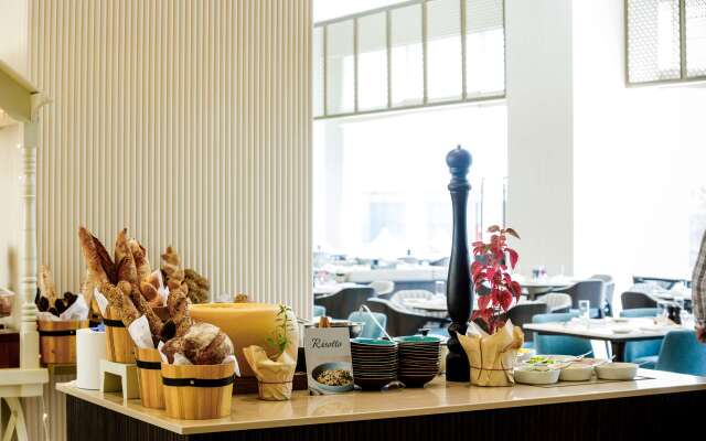 The Leela Bhartiya City Bengaluru