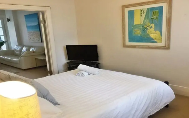 The Apartment Service DARL3