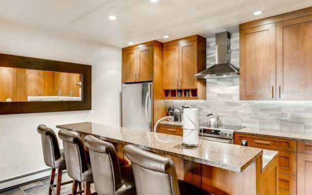 Ski in, Ski out, 2 Bedroom Luxury Residence with hot tub access and expansive views