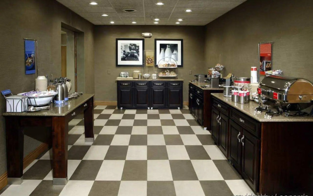 Hampton Inn & Suites Kalamazoo - Oshtemo