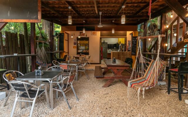 Tramonto ROJO Santa Teresa Guest House