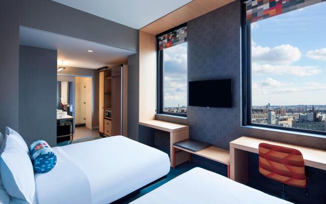 Aloft Long Island City - Manhattan View