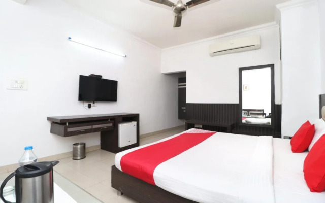 Hotel Space By OYO Rooms