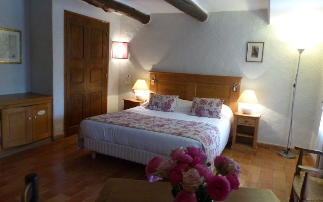 Hotel Charembeau