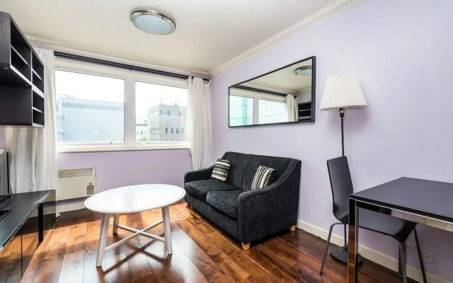 Superb 3-Bed 2-Bath with Wifi: Trendy Fitzrovia W1