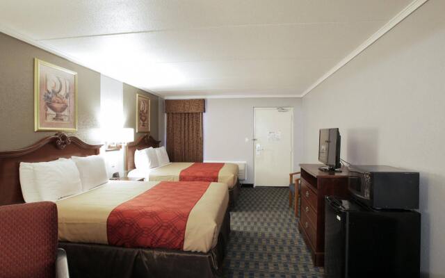 Econo Lodge near The Domain - The Arboretum