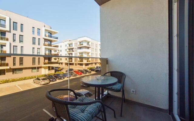 Olive Garden at West Residence