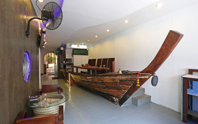 Baan Kamala Hostel and Guesthouse