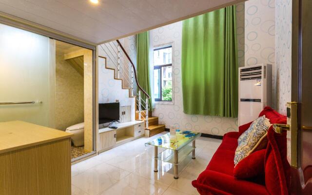 Leyi Apartment Hostel